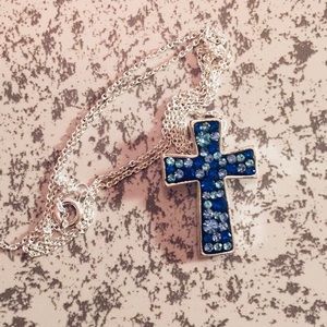 ❌SOLD❌ Cross necklace
